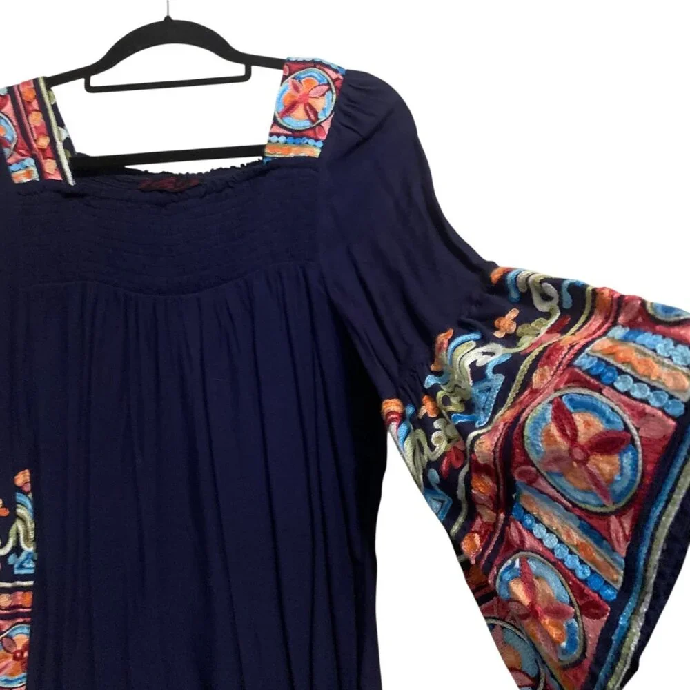 Cowgirl Legend Women’s Tunic Blue Turquoise Beads Embroidered‎ Peasant Blouse.